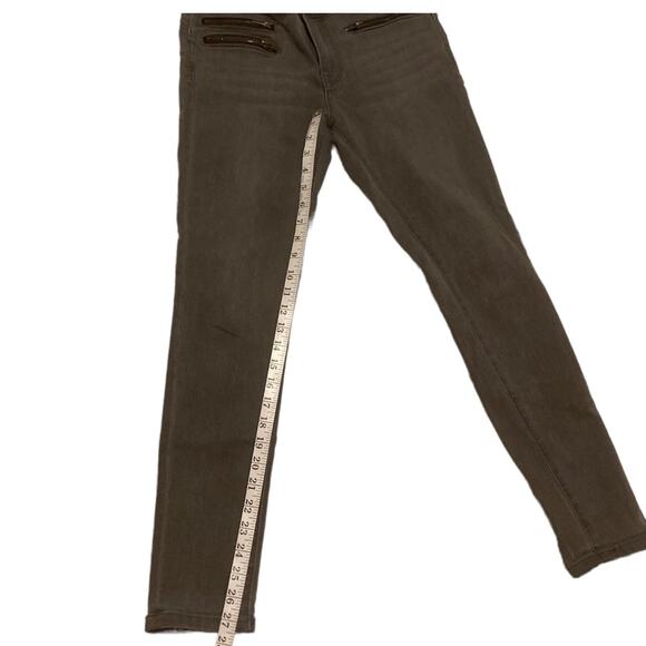 Etienne Marcel EM1036 Gray Skinny Moto Ankle Jeans with Zipper Accent Pockets-27 - Picture 12 of 15